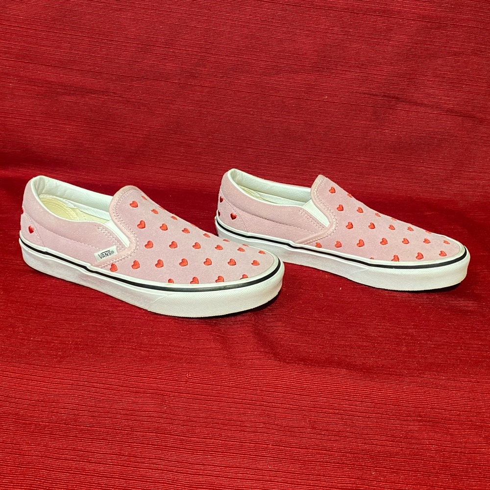 NEVER WORN Pink and magenta girly heart slip on vans sneakers, size 5.5